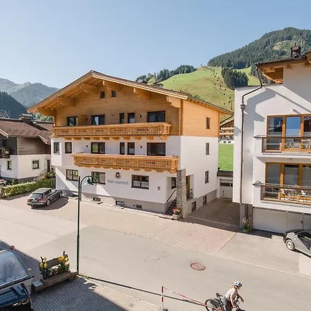 Winkler Apartment *